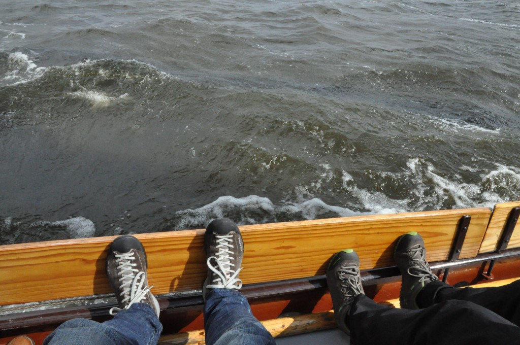 Wir haben nicht genug Kraft um das Schiff in die andere Richtung zu drücken